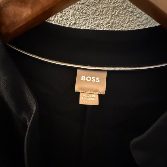 Boss Belted dress with collarless v neckline and button cuffss - Picture 3 of 6